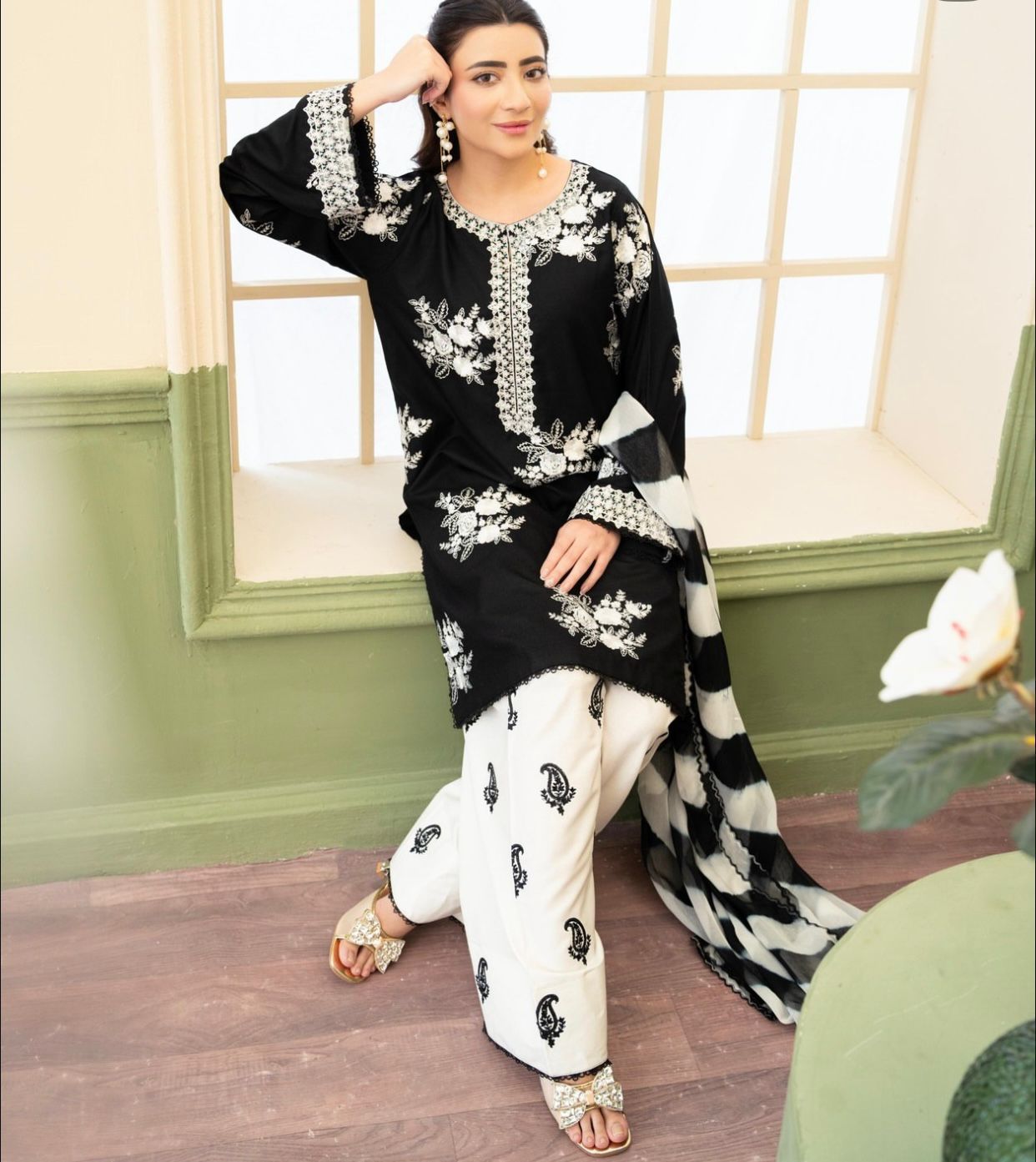 Style-FF 1105 Embroidered 3 pc Unstitched Lawn Dress